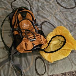 New Hiking Backpack W/2L Bladder