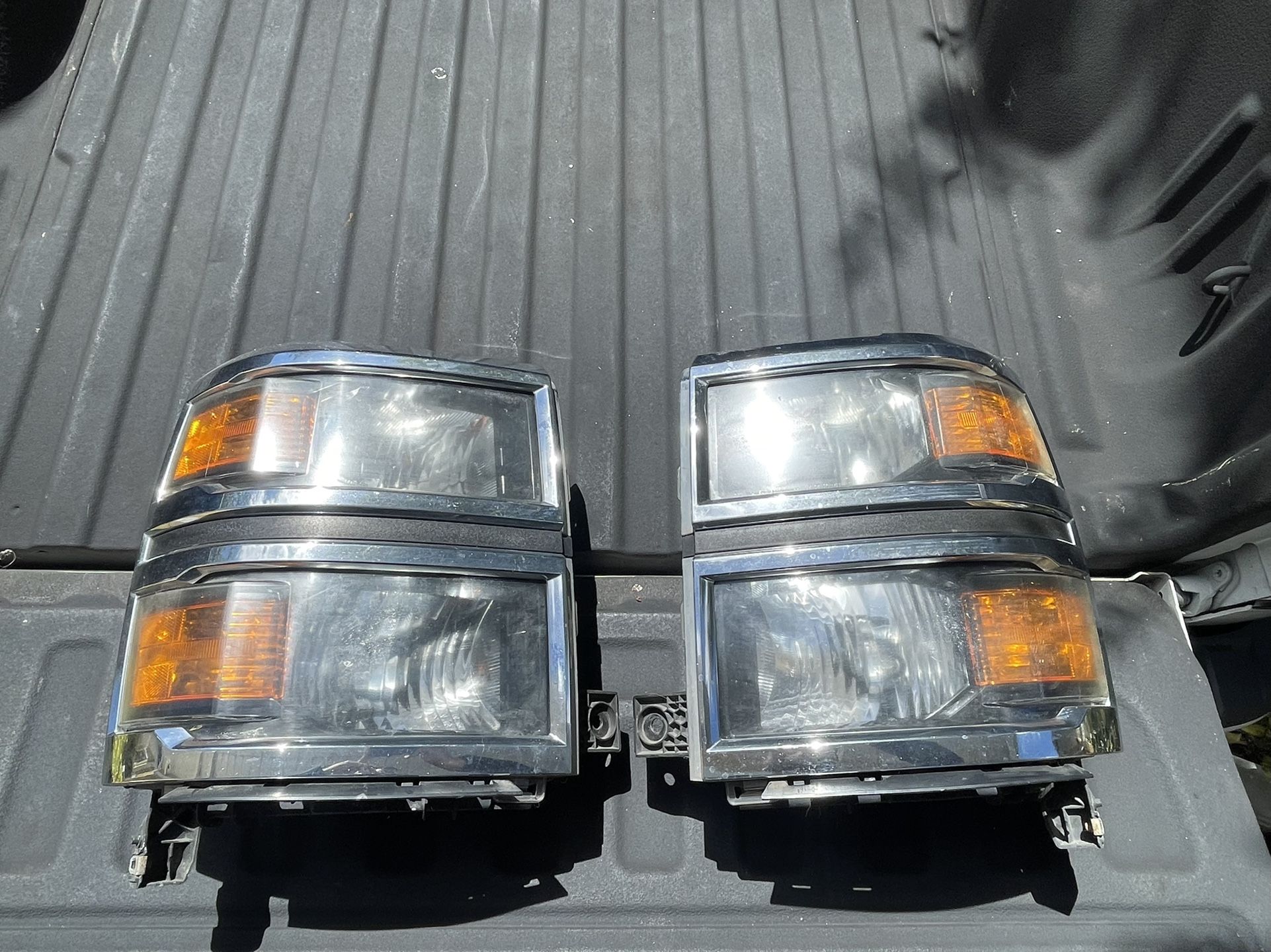 OEM 2014-15 Chevy Silverado Halogen Headlights