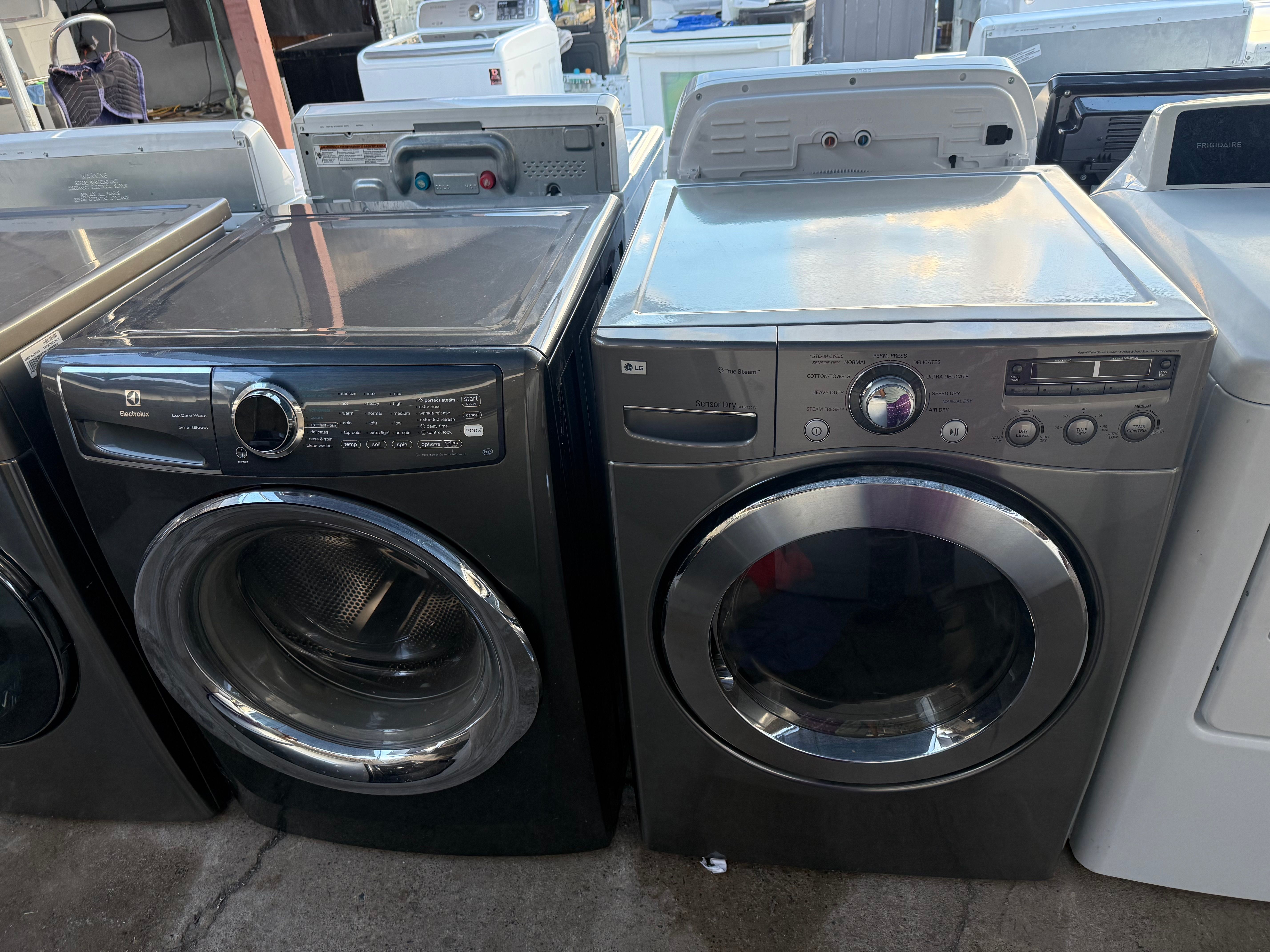 Stackable Electrolux washer $300 and LG dryer $250 (gas r electric) together  $500