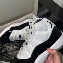 Jordan 11 Supreme LV for Sale in Bell, CA - OfferUp