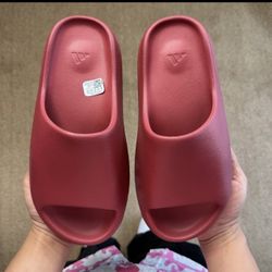 Yeezy Slides – Red Color – Size 7 US Man 8.5 W