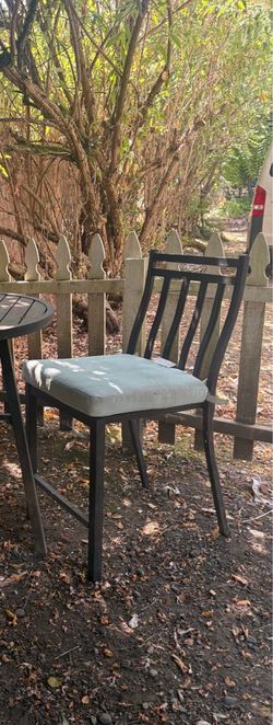 Outdoor Bar-Height patio chair