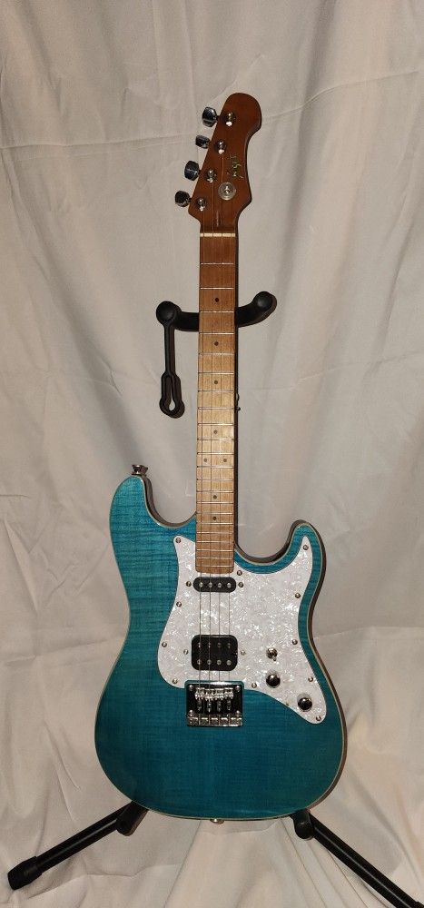 Flight Pathfinder Solid Body Baritone Eletric Ukulele