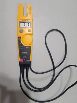 FLUKE TS-600 VOLTAGE AND CURRENT TESTER