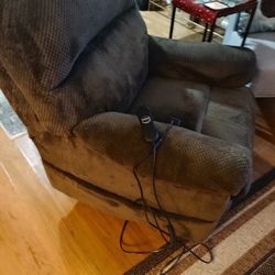 2 Recliners 
