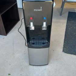 Primo Water Cooler & 2 Water Jugs 