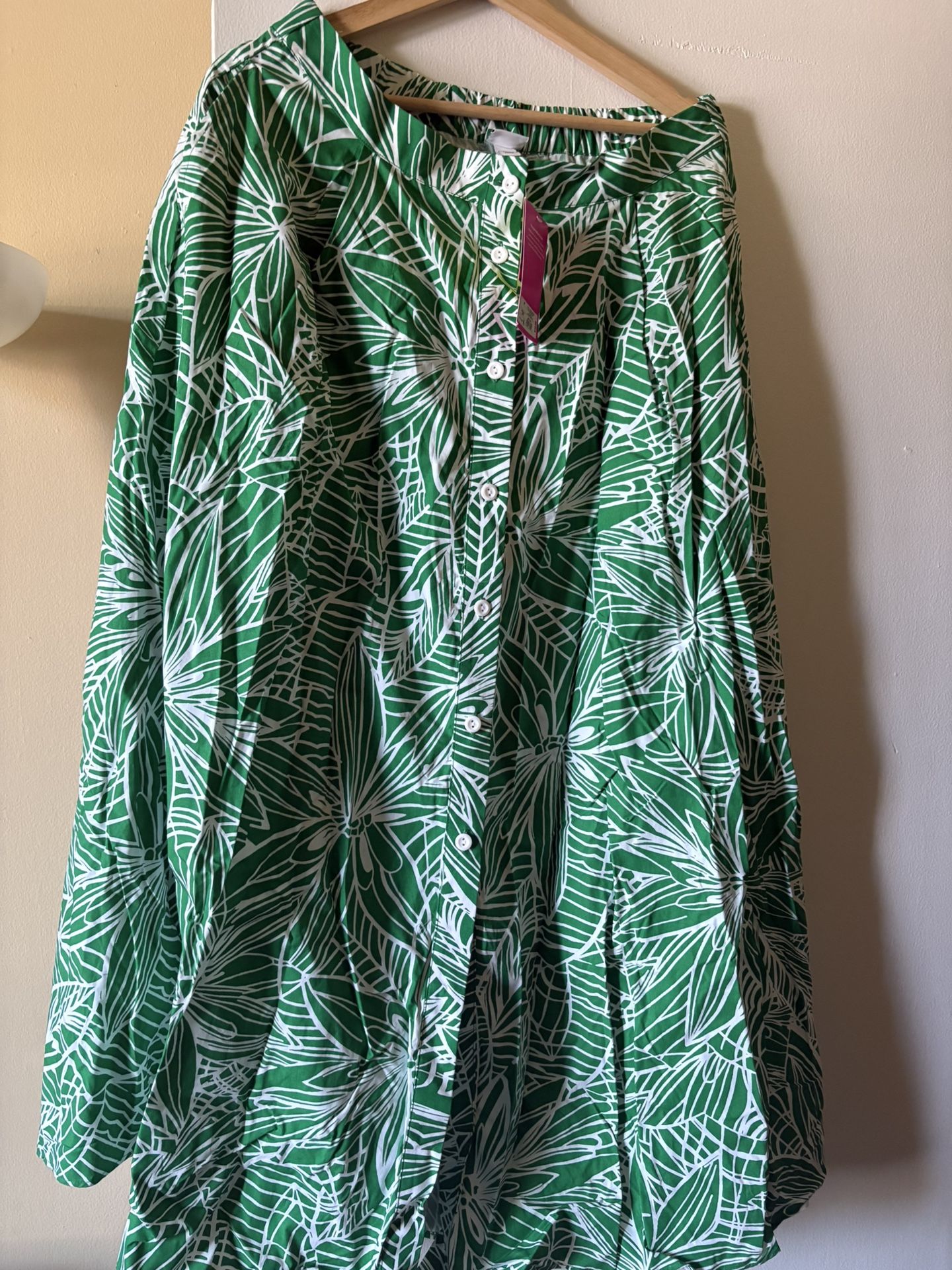 Women’s Tabitha Brown Button Down Shirt Size M