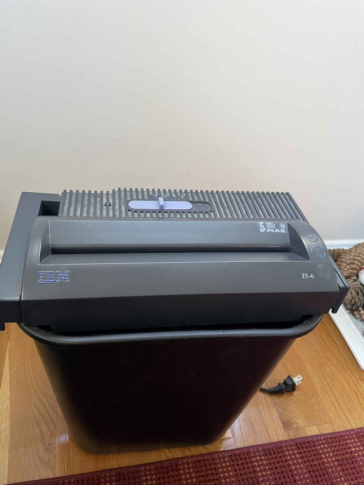 IBM Paper Shredder