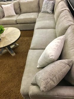 🇺🇸Huge Furniture Sale!🇺🇸 Brand New Oversized Gray Sectional! $50 Down Takes It Home Today!