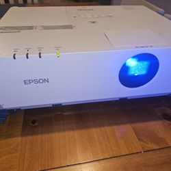 EPSON Powerlite 6110i LCD Projector 3LCD 3500 lumens