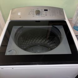 White Kenmore Series 600s Washer