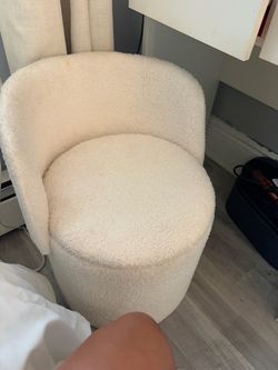 Vanity chair