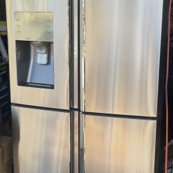 Samsung 22 cu. ft. Food Showcase Counter Depth 4-Door Flex Refrigerator