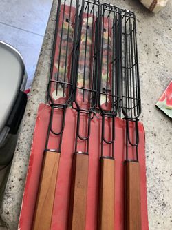 Brand new Non-Stick Single Kabob Baskets (Set of 4)