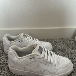 Nike Force Kicks 