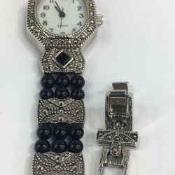 AVON VINTAGE BRACELET WATCH ~ NEW BATTERY WORKS FINE ⭐️⭐️⭐️⭐️⭐️ 7” Long  ESTATE FIND JEWELRY VINTAGE TO FASHION 