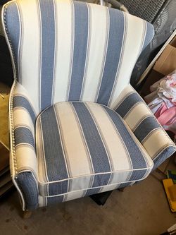 Tufted Arm Chair