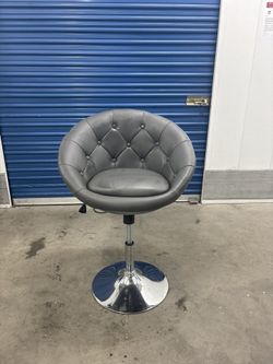 Grey Beauty Chair 