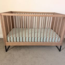 Crib & mattress 
