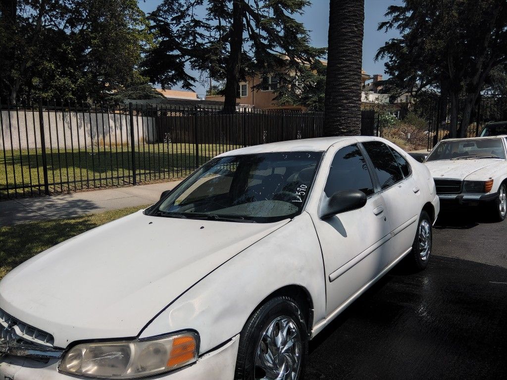 Nissan Altima 2000