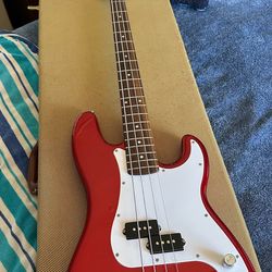 fender bass with fender hard case