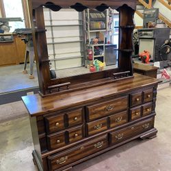Dresser With Mirror