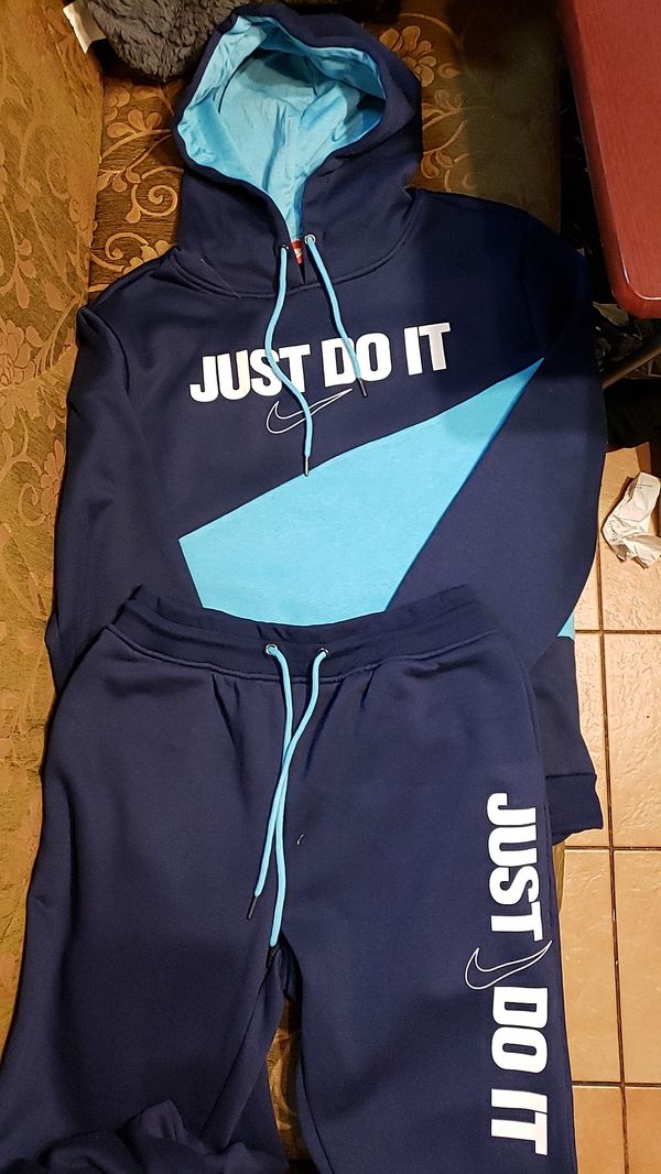 Nike Men's 2 piece set jogging sweat suit for Sale in Jersey City, NJ - OfferUp