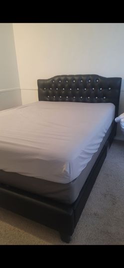 CAMA QUEEN SIN COLCHÓN