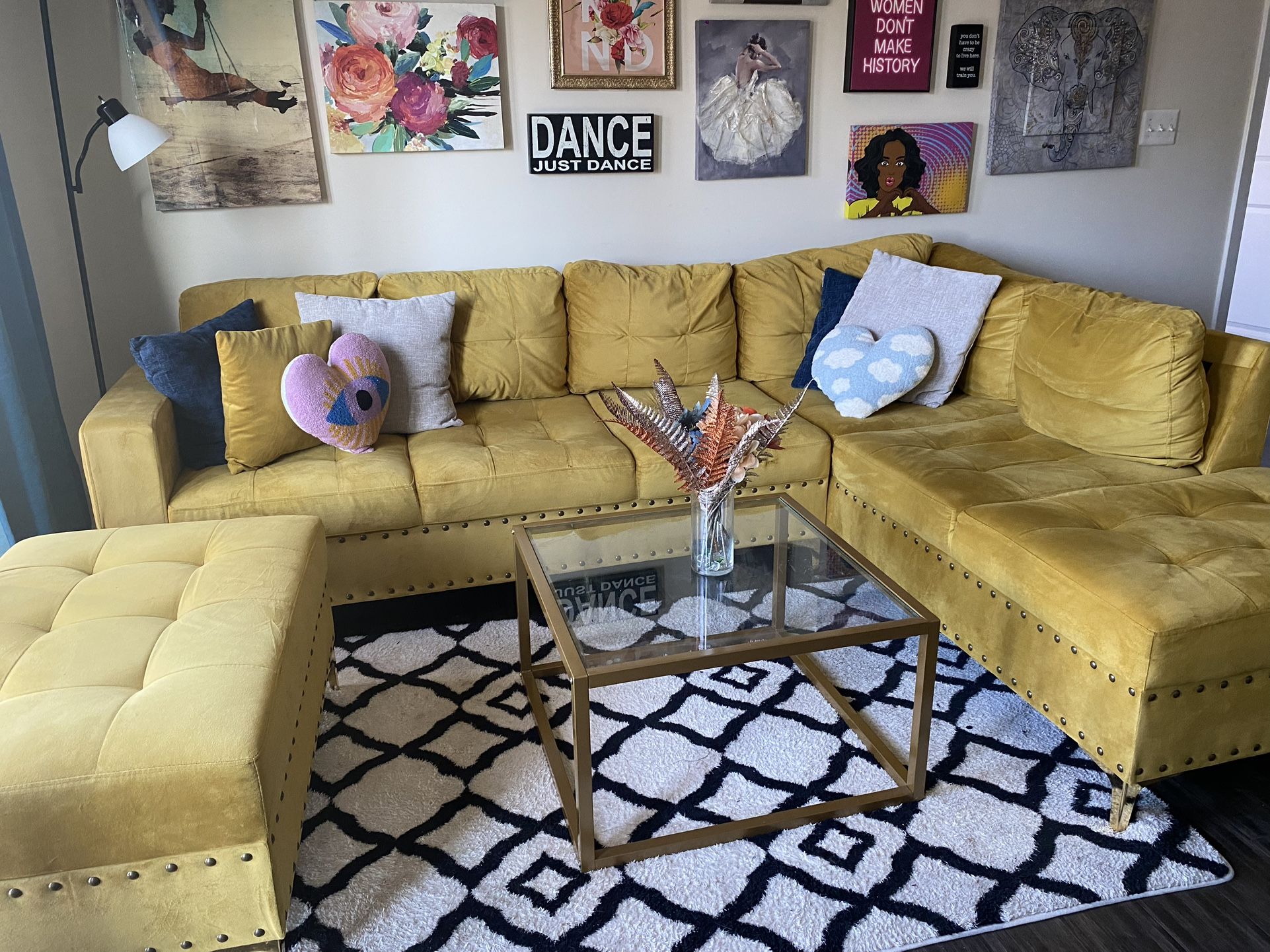 Living Room Set 800 OBO