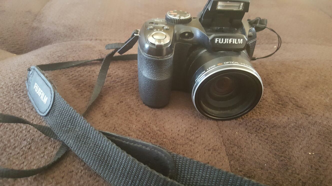 Fuji s1800 finepix S Digital Camera
