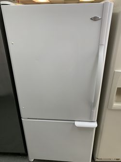 Maytag 19cu.ft bottom freezer fridge white 1 year warranty