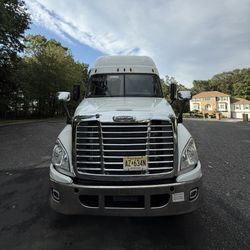 2015 FREIGHTLINER CASCADIA