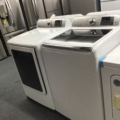New Scratch And Dent Samsung Washer And Dryer Set. 1 year Warranty 