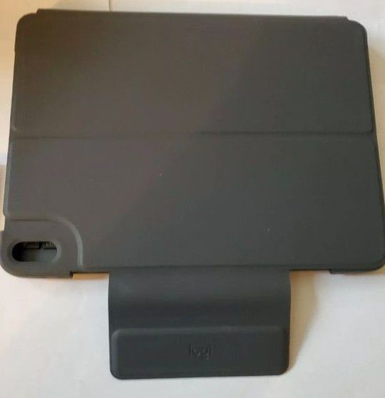 Logitech Slim Folio Pro Backlit Bluetooth Keyboard Case iPad Pro 11 1st 2nd Gen