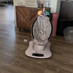 Mamaroo Rocker and Swing 
