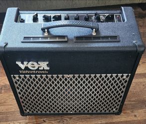 Vox Valvetronix Guitar Combo Amplifier