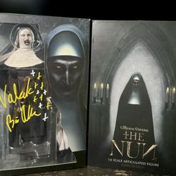 The Nun Valak The Conjuring Universe Quantum Mechanix 1:6 Scale Figure signed