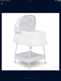 NEW - Simmons Silent Auto Gliding Elite Bassinet