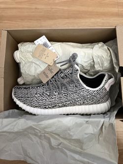 BRAND NEW ADIDAS YEEZY BOOST 350 TURTLEDOVE SIZE 13.5 $450