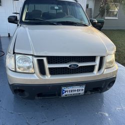 2004 Ford Explorer