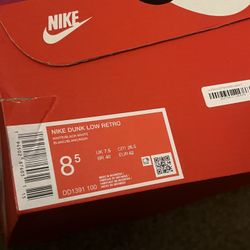 Black/White Nike Dunk Low Retro