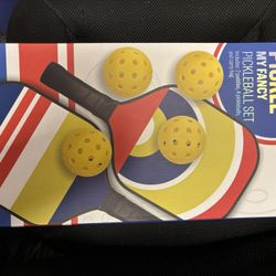 New Pickleball Set - 2 Paddles 6 Pickleballs And Carrying Bag