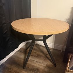Breakfast Nook Round Table 