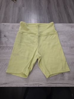 Medium Line Green Biker Shorts