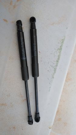 2008/ 2014 Ford focus trunk shocks