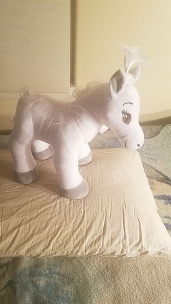 White/grey Arabian Horse