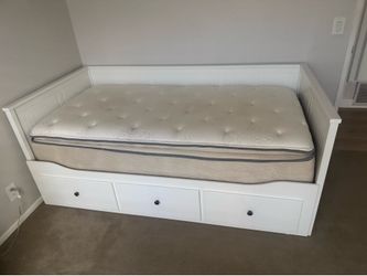IKEA HEMNES Daybed with 3 Drawers . Twin bed with mattress