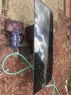 88-98 Chevy Truck rear windshield excellent condition