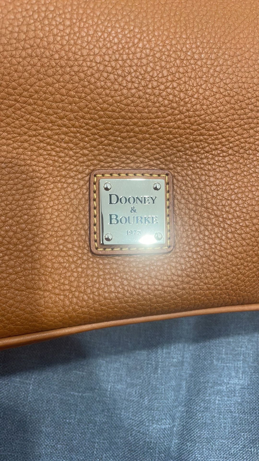 Dooney & Bourke Mint Saffiano Small Zip Crossbody w/ Dust Bag for Sale in  Santa Ana, CA - OfferUp