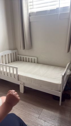 Toddler bed